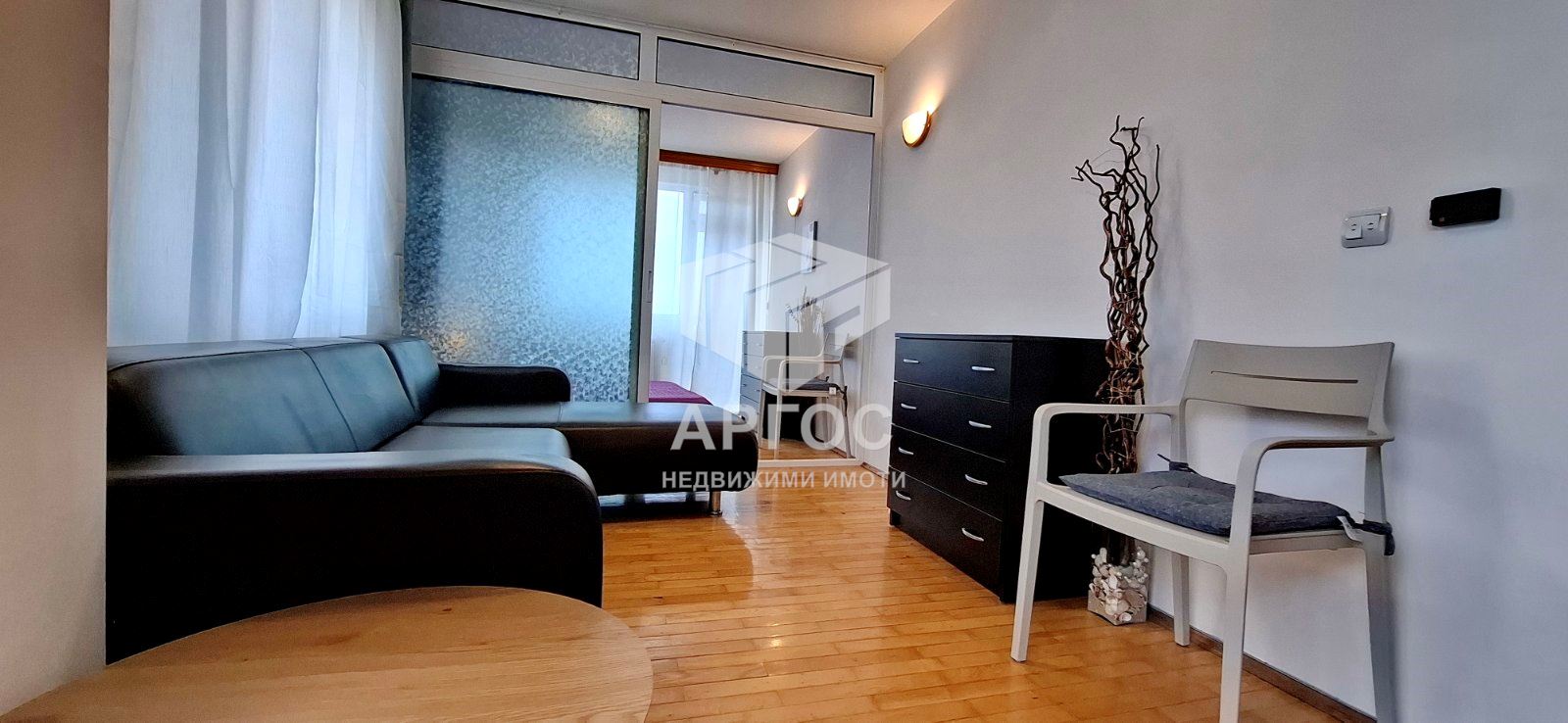 Дава под наем Тристаен апартамент – район Бриз - Агенция за недвижими имоти Варна - Екипът, имот 3