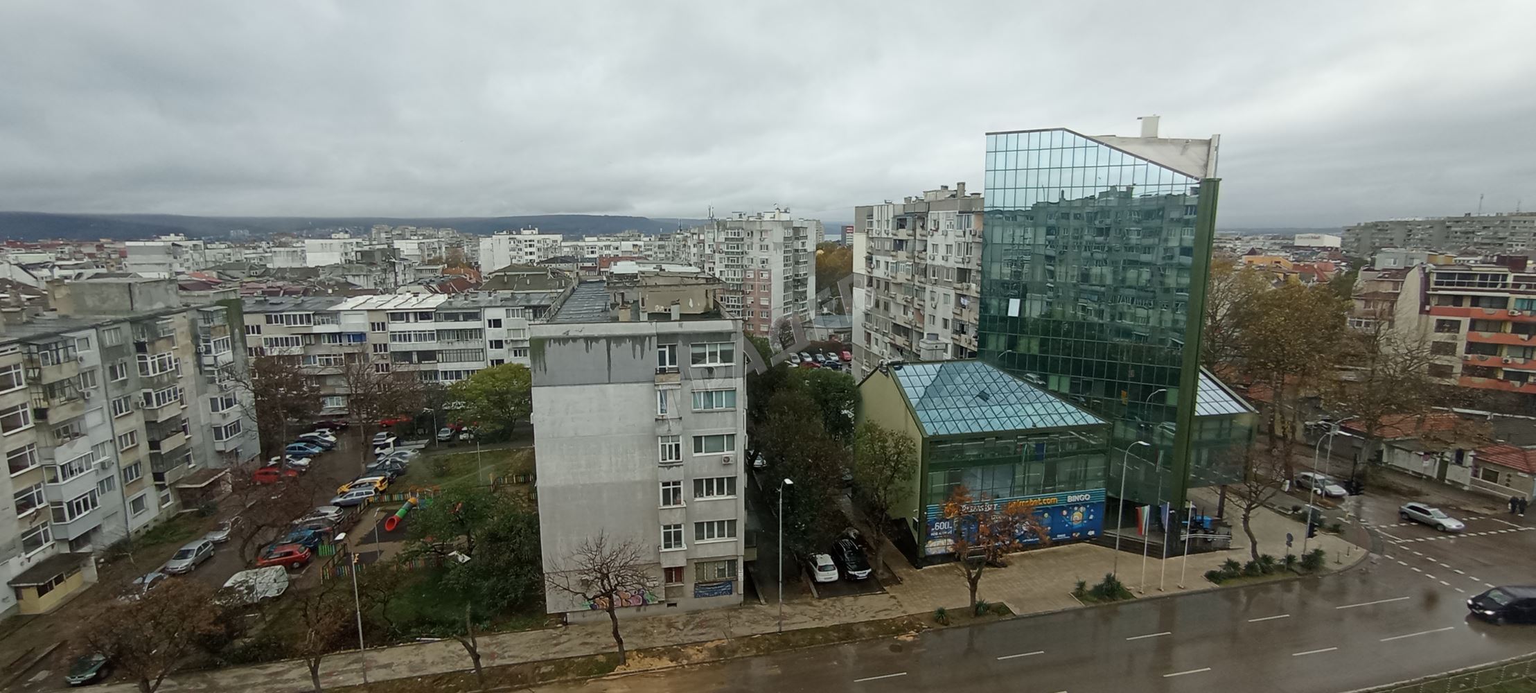 Четиристаен апартамент в района на стадион Спартак - Агенция за недвижими имоти Варна - Екипът