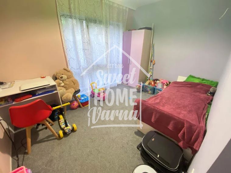 Тристаен апартамент кв.Възраждане 3,м-ст Пчелина,110 кв.м. - Агенция за недвижими имоти Варна - Екипът