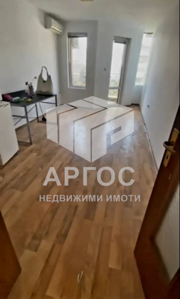 Дава под наем Двустаен апартамент – район Червен площад - Агенция за недвижими имоти Варна - Екипът