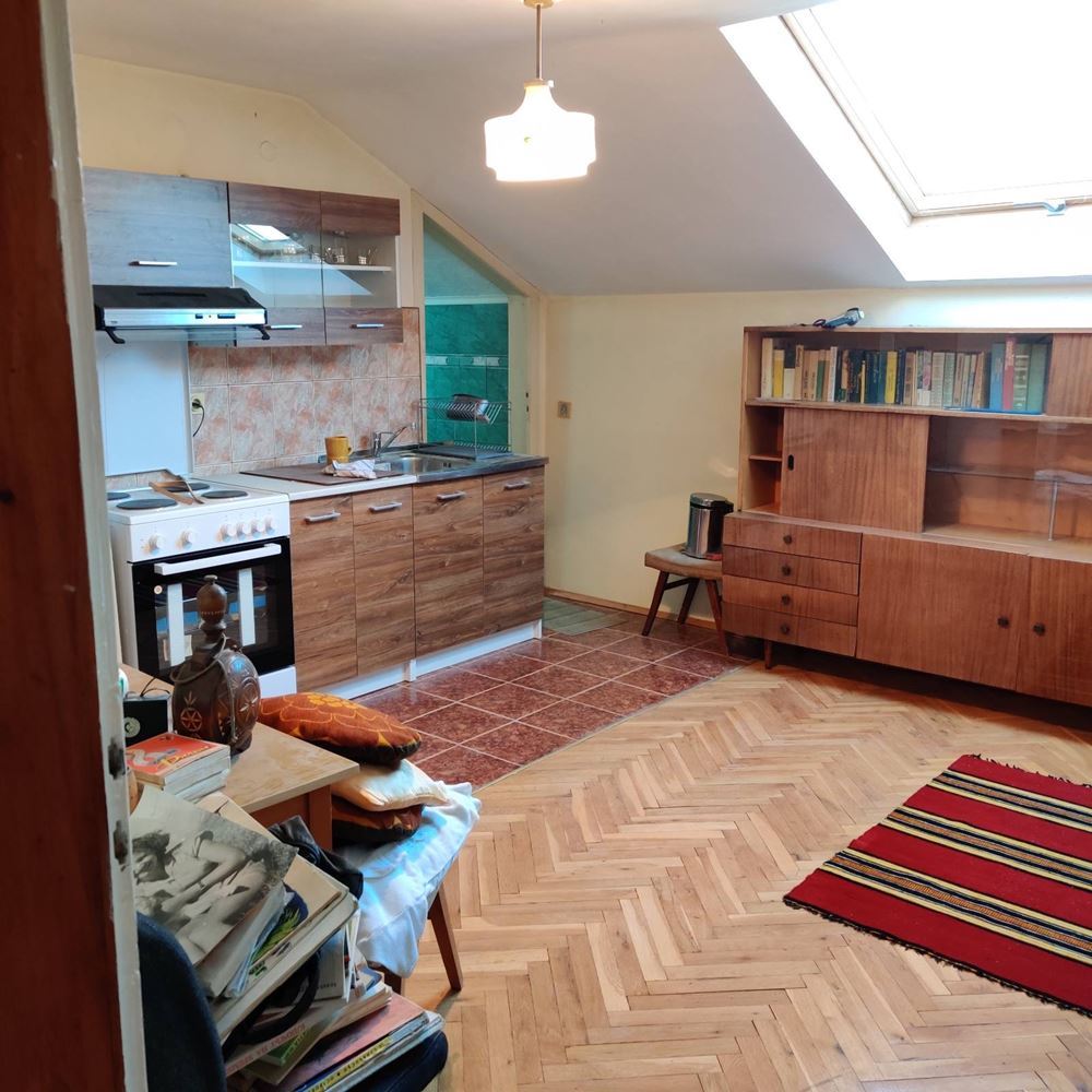 Етаж от къща кв.Галата - Агенция за недвижими имоти Варна - Екипът, имот 1