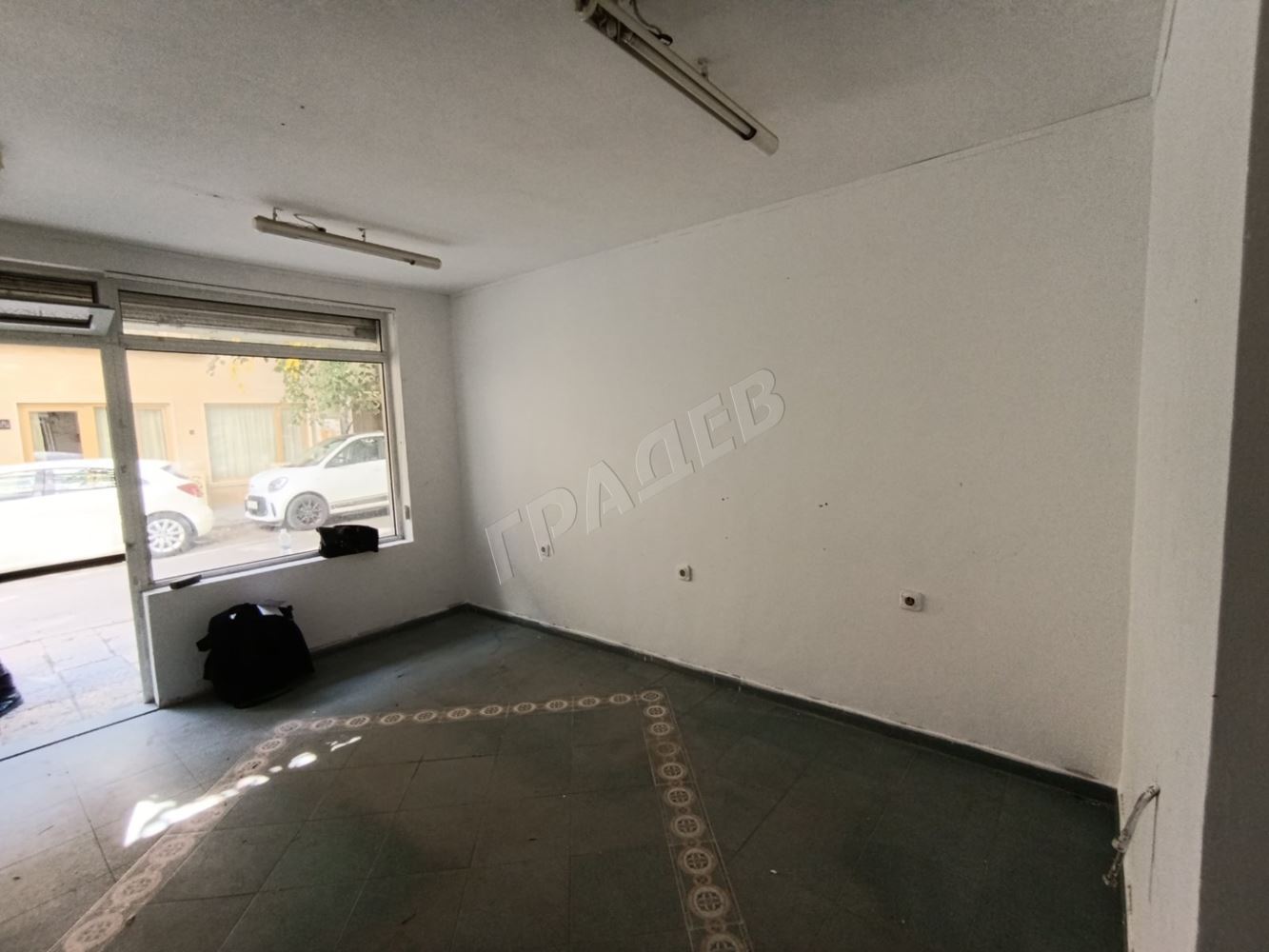 Магазин за продажба в Гръцка махала - Агенция за недвижими имоти Варна - Екипът
