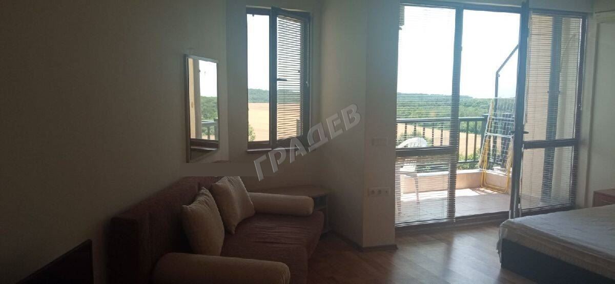 Просторно студио/ апартамент под наем в Daisy Seaside Apartment в к.к. Камчия - Агенция за недвижими имоти Варна - Екипът