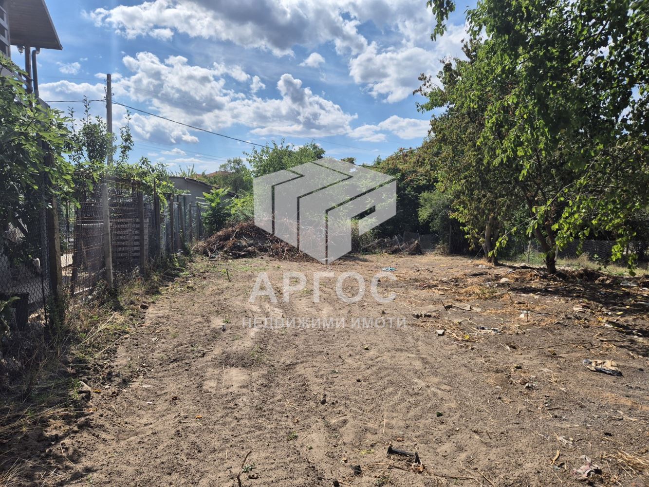 Продава Къща с парцел – с.Приселци - Агенция за недвижими имоти Варна - Екипът