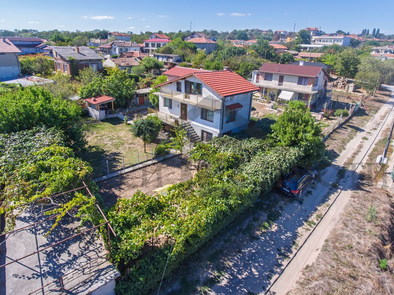Стилно обзаведена къща  село Близнаци - Агенция за недвижими имоти Варна - Екипът, имот 1