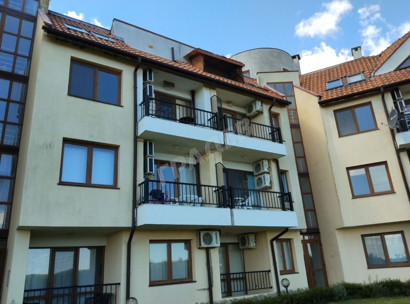Просторно студио/ апартамент под наем в Daisy Seaside Apartment в к.к. Камчия - Агенция за недвижими имоти Варна - Екипът