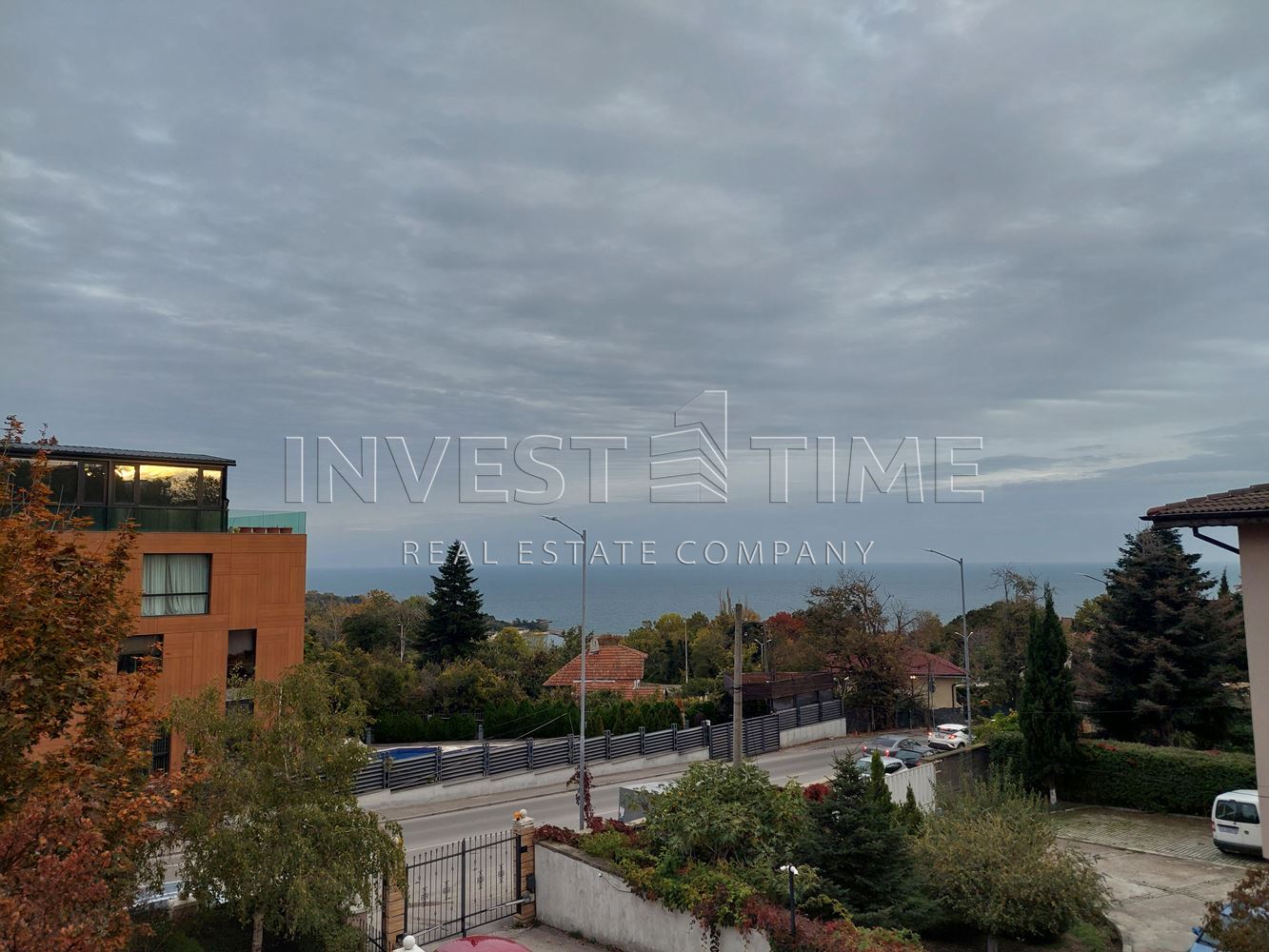 ТРИСТАЕН АПАРТАМЕНТ В МЕСТНОСТ ДОЛНА ТРАКА - Агенция за недвижими имоти Варна - Екипът