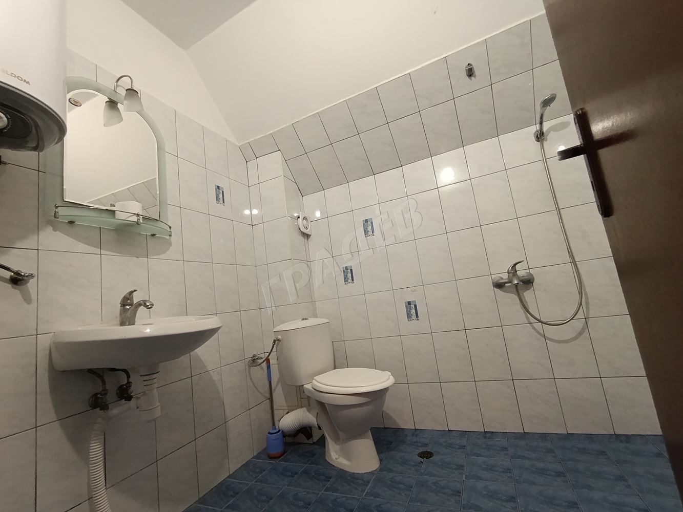 Четиристаен панорамен апартамент под наем в тих район на ж.к. Бриз - Агенция за недвижими имоти Варна - Екипът