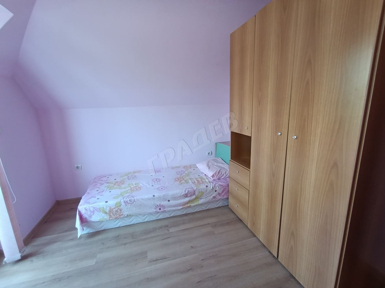 Четиристаен панорамен апартамент под наем в тих район на ж.к. Бриз - Агенция за недвижими имоти Варна - Екипът