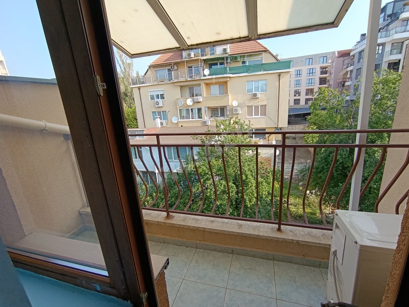 Четиристаен панорамен апартамент под наем в тих район на ж.к. Бриз - Агенция за недвижими имоти Варна - Екипът