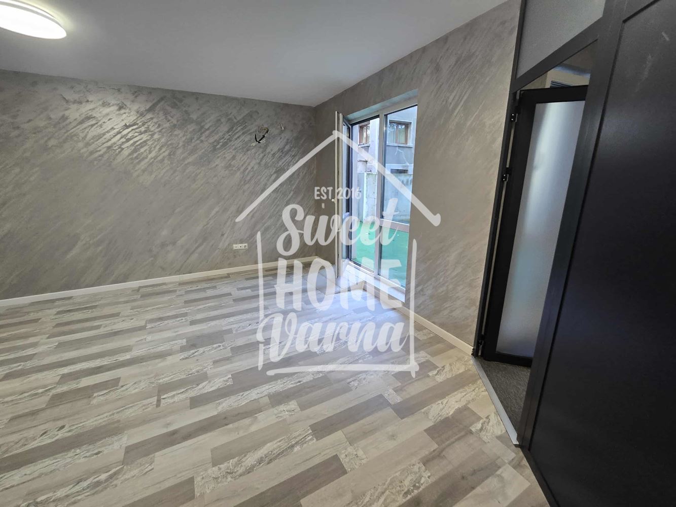 Тристаен апартамент Ритуална зала - Агенция за недвижими имоти Варна - Екипът