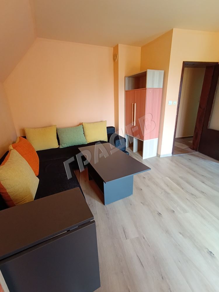 Четиристаен панорамен апартамент под наем в тих район на ж.к. Бриз - Агенция за недвижими имоти Варна - Екипът