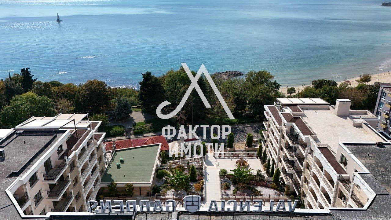 Луксозно обзаведен двустаен апартамент на първа линия в Несебър - Агенция за недвижими имоти Варна - Екипът, имот 1