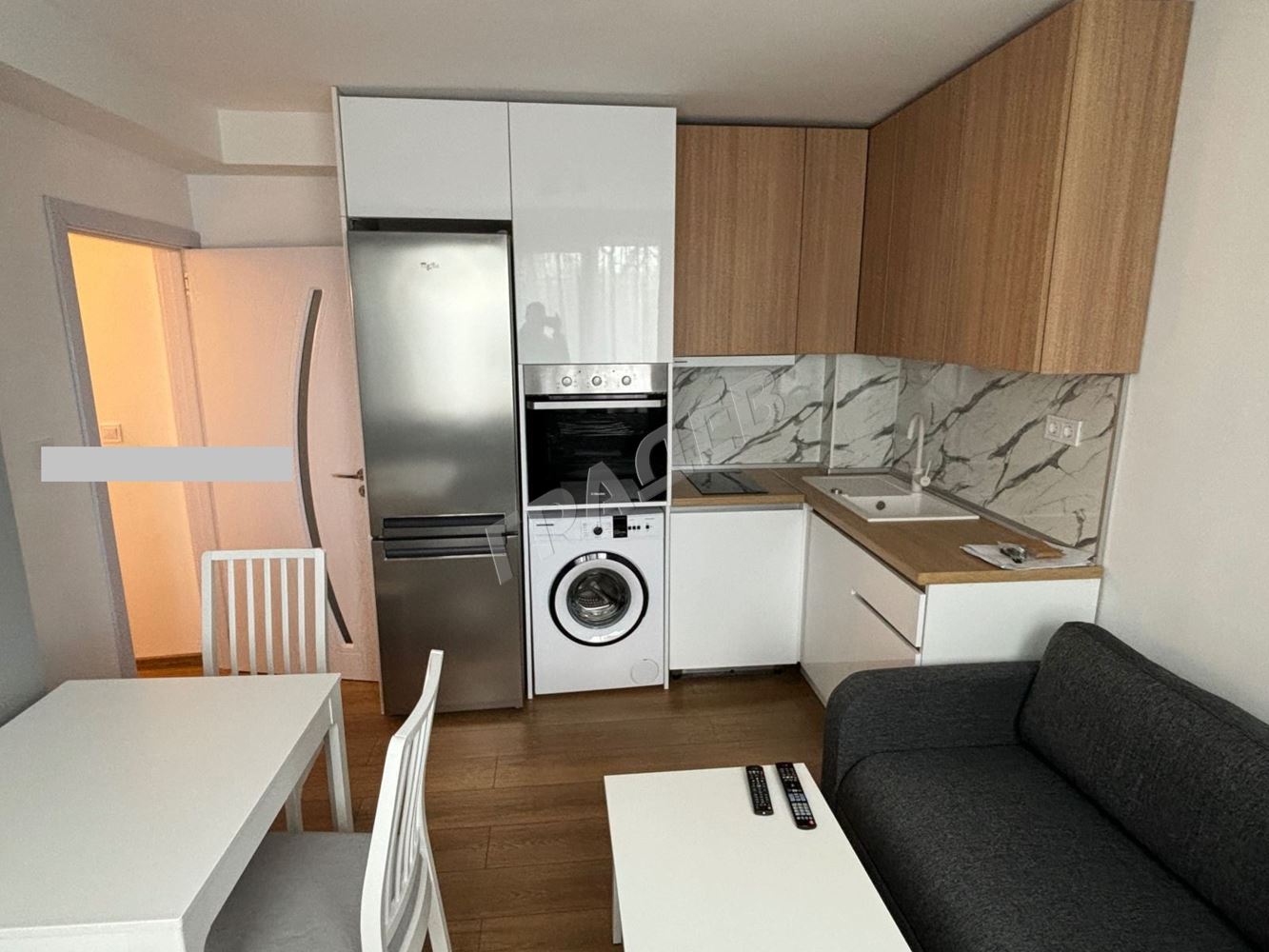 Тристаен апартамент под наем в района на Зимно Кино Тракия - Агенция за недвижими имоти Варна - Екипът, имот 1