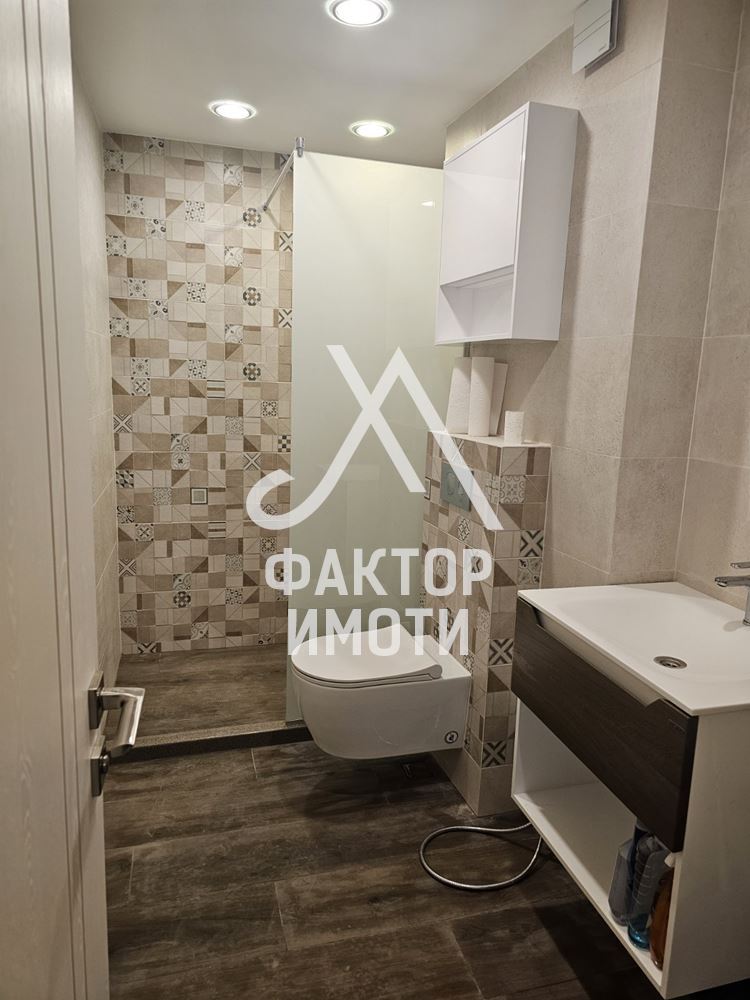 Тристаен маломерен Спортна зала - Агенция за недвижими имоти Варна - Екипът, имот 4