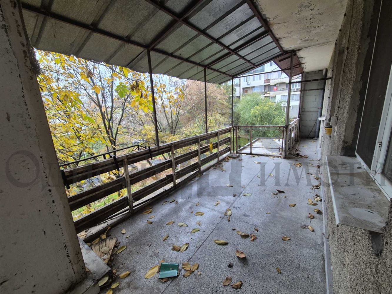 Тристаен южен апартамент - Агенция за недвижими имоти Варна - Екипът