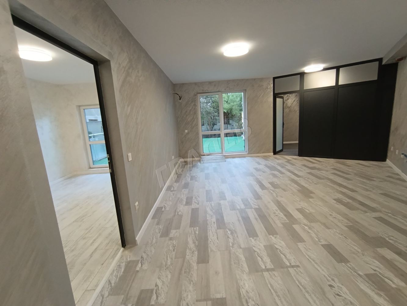 Тристаен апартамент, топ локация района на Гръцка махала /Ритуална зала/ - Агенция за недвижими имоти Варна - Екипът