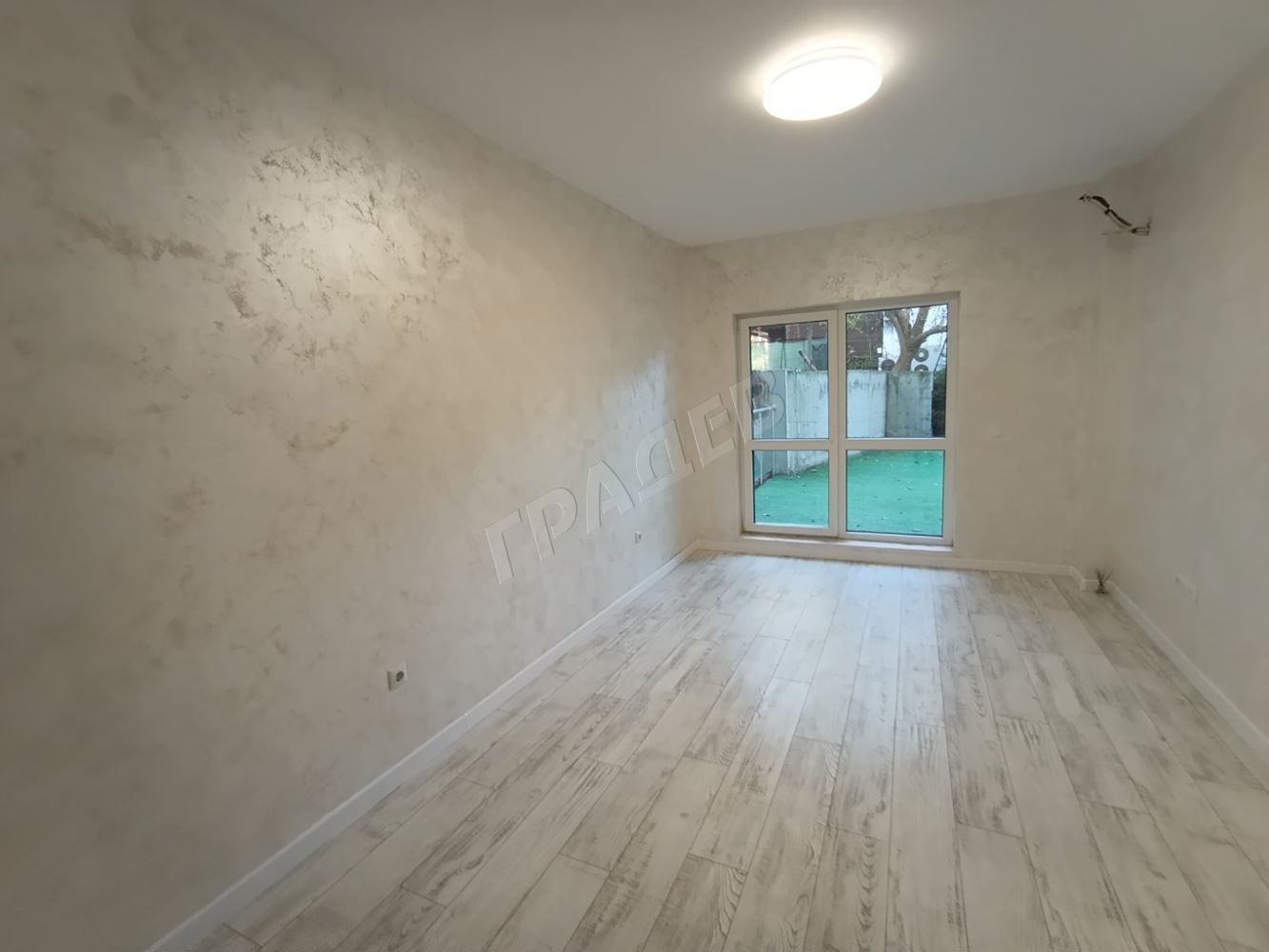 Тристаен апартамент, топ локация района на Гръцка махала /Ритуална зала/ - Агенция за недвижими имоти Варна - Екипът, имот 3