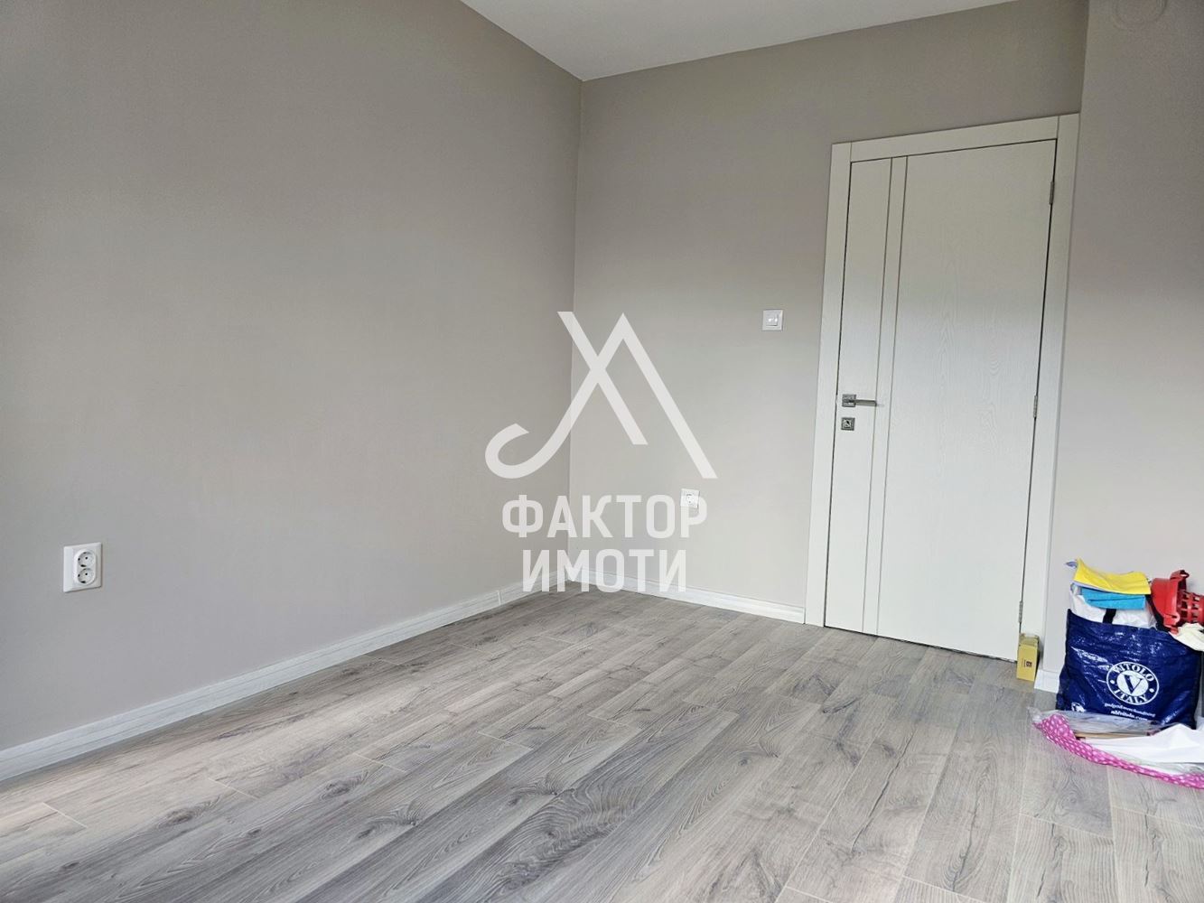 Тристаен маломерен Спортна зала - Агенция за недвижими имоти Варна - Екипът, имот 3