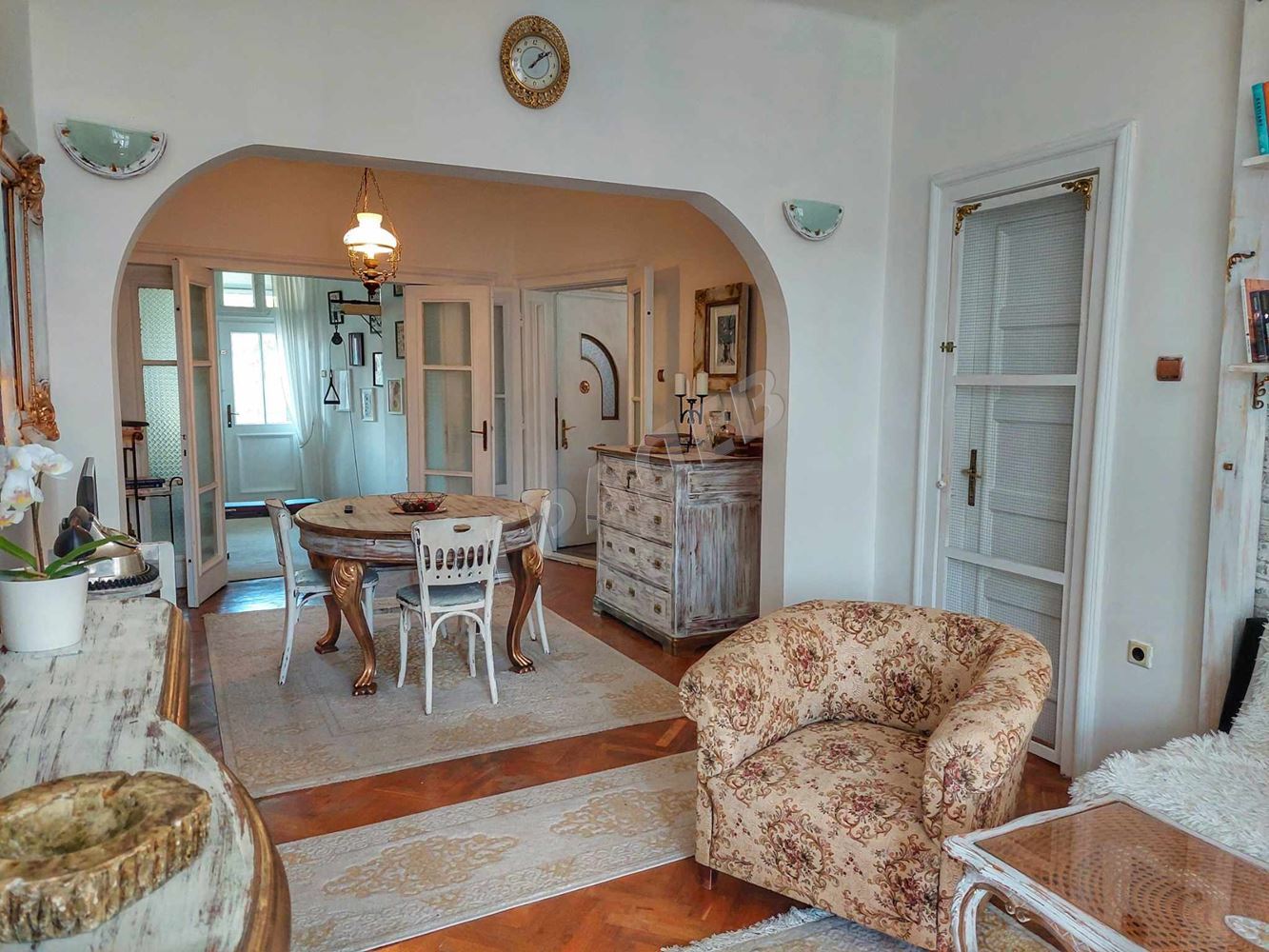 Многостаен, винтидж – АРТ апартамент в района на Гръцка махала!!! - Агенция за недвижими имоти Варна - Екипът