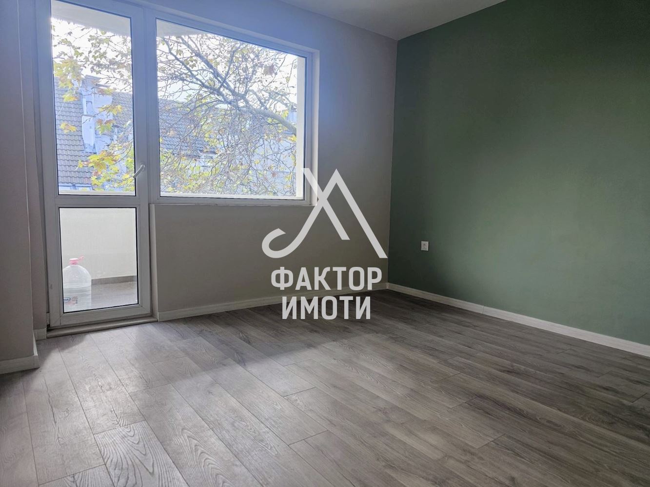 Тристаен маломерен Спортна зала - Агенция за недвижими имоти Варна - Екипът