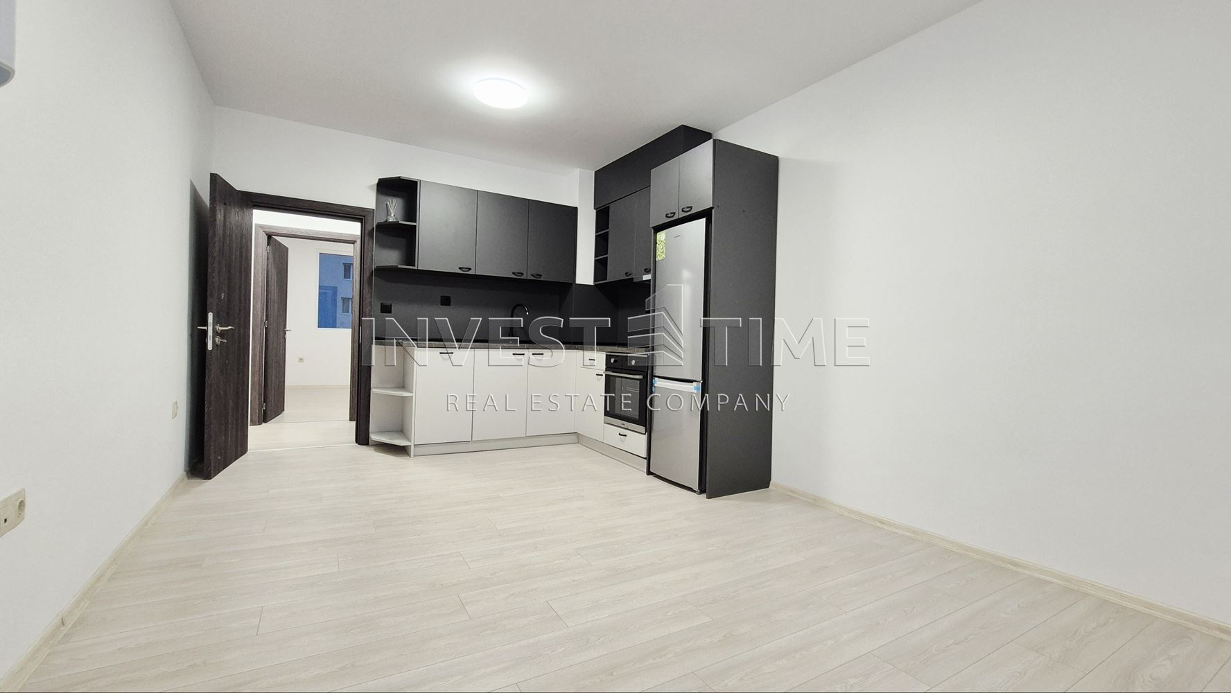 Тристаен апартамент в кв. Трошево след основен ремонт, полуобзаведен - Агенция за недвижими имоти Варна - Екипът, имот 3