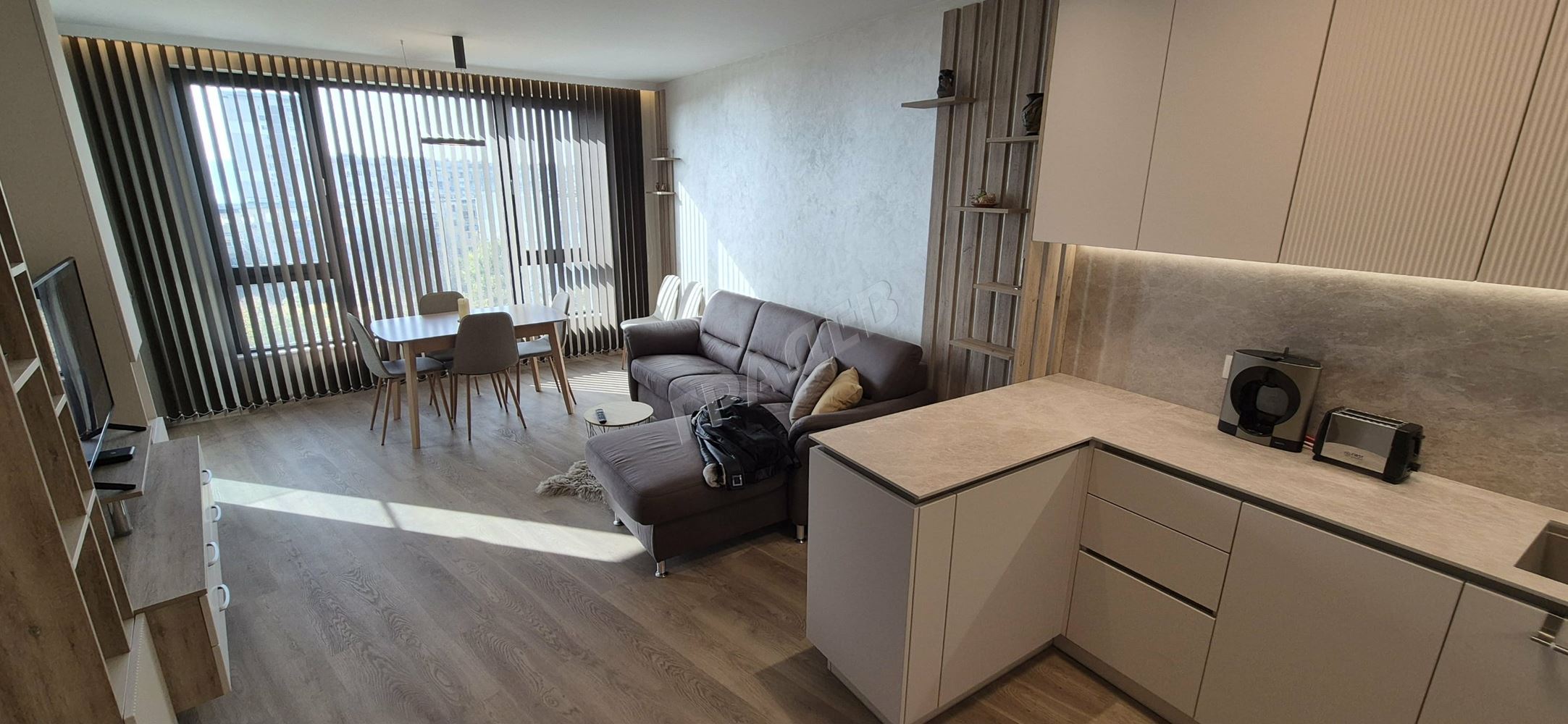 Чисто нов двустаен обзаведен апартамент в кв. Бриз - Агенция за недвижими имоти Варна - Екипът, имот 1