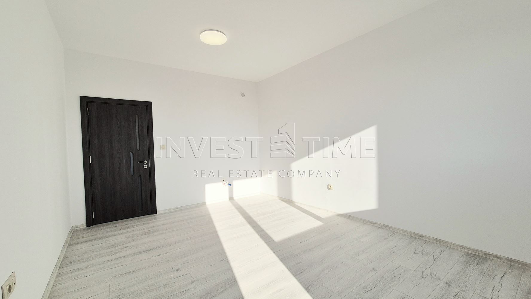 Тристаен апартамент след основен ремонт в кв. Младост, „ДО КЛЮЧ“ - Агенция за недвижими имоти Варна - Екипът, имот 2