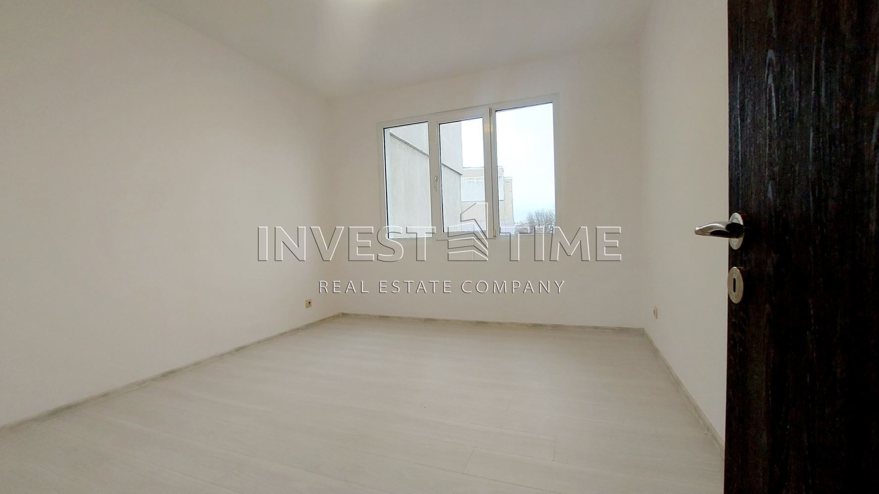 Тристаен апартамент след основен ремонт в кв. Младост, „ДО КЛЮЧ“ - Агенция за недвижими имоти Варна - Екипът, имот 2