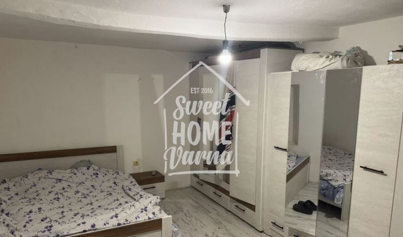 Къща в село Водица - Агенция за недвижими имоти Варна - Екипът