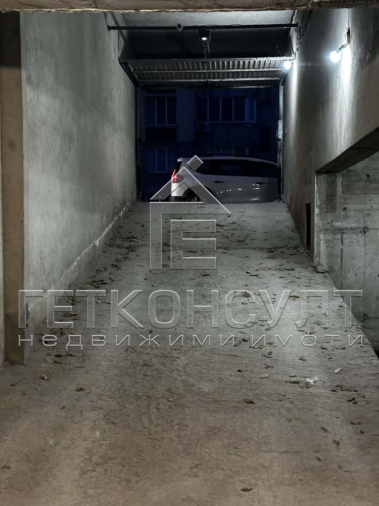 Варна, ул.“Кракра“22 – подземно ПАРКОМЯСТО - Агенция за недвижими имоти Варна - Екипът