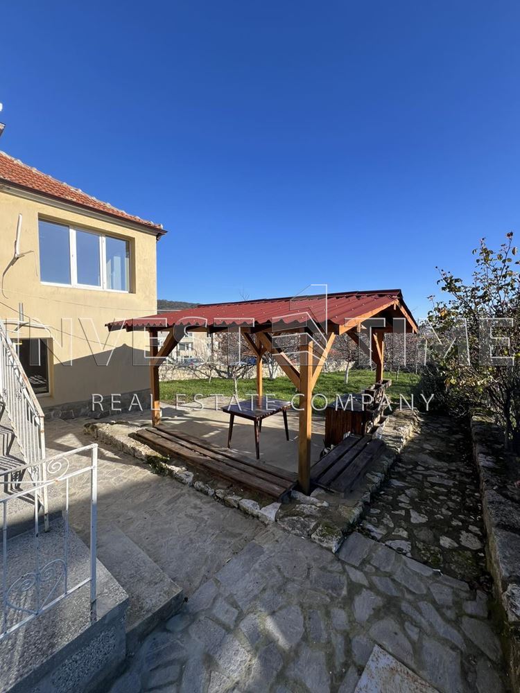 Етажи от къща за продажба в кв. Виница - Агенция за недвижими имоти Варна - Екипът, имот 3