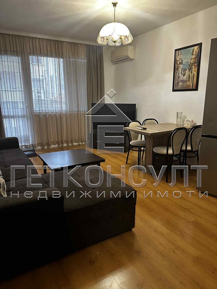 гр.Варна. Червен площад, тристаен апартамент под наем - Агенция за недвижими имоти Варна - Екипът