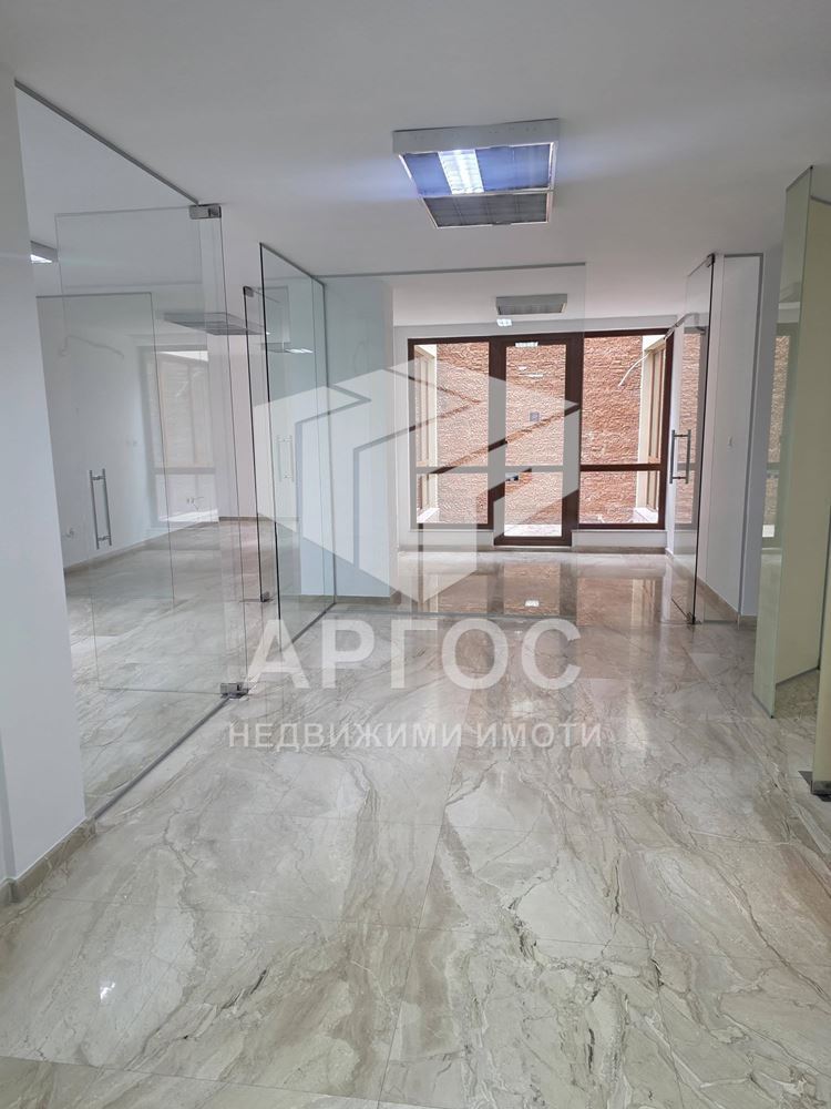 Продава ОФИС район – Идеален център - Агенция за недвижими имоти Варна - Екипът, имот 1