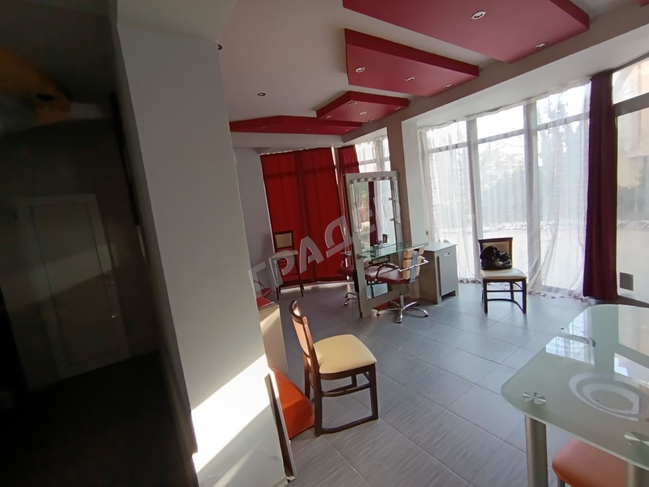 Офис/ Салон под наем в ж.к. Бриз - Агенция за недвижими имоти Варна - Екипът, имот 4