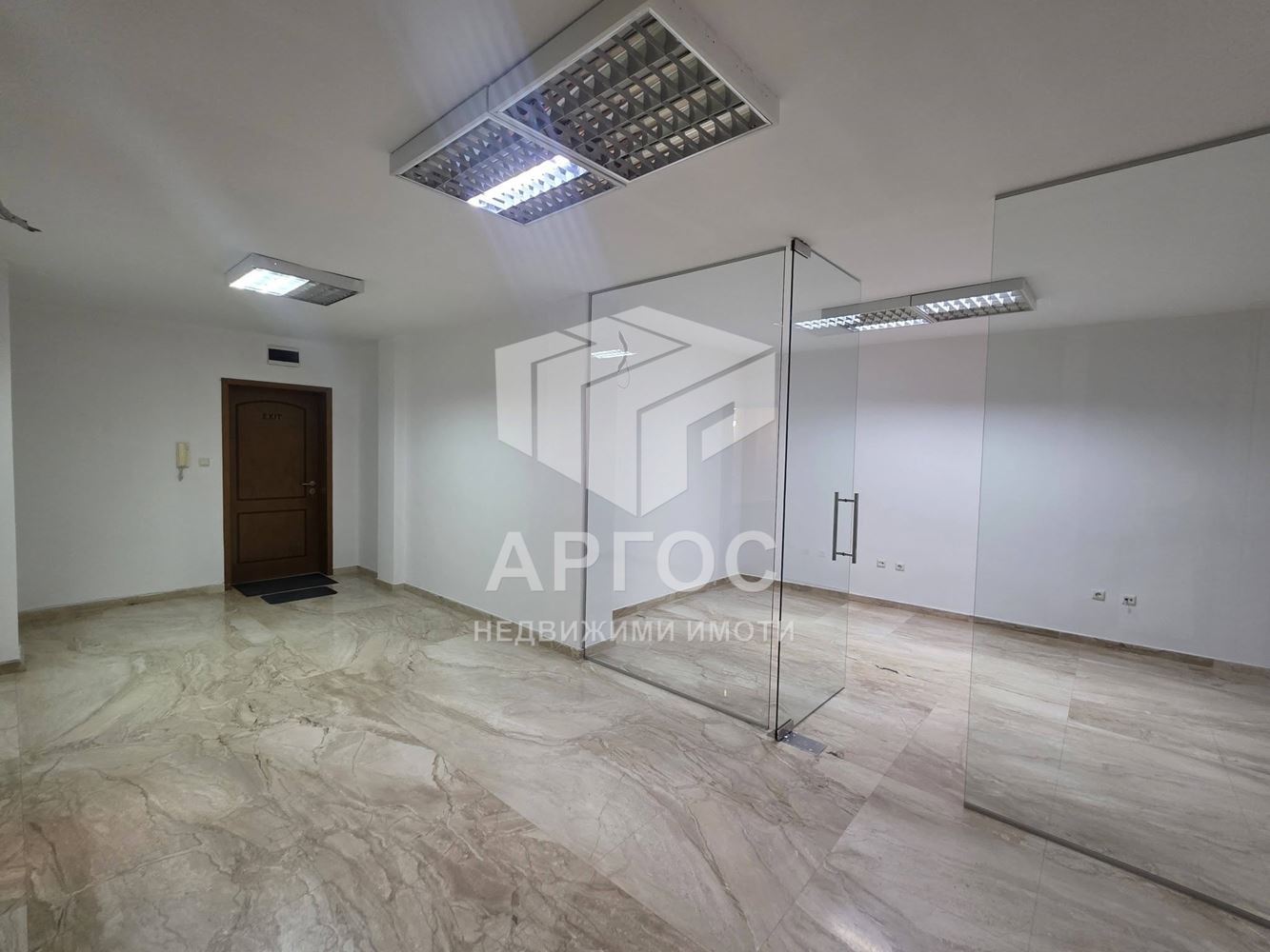 Продава ОФИС район – Идеален център - Агенция за недвижими имоти Варна - Екипът, имот 3