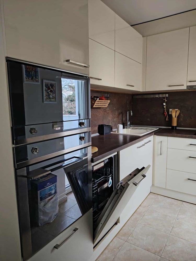 Под наем просторен тристаен апартамент кв.Левски 1 - Агенция за недвижими имоти Варна - Екипът, имот 3