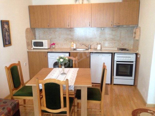 Тристаен апартамент в района на Л.К.Тракия. - Агенция за недвижими имоти Варна - Екипът