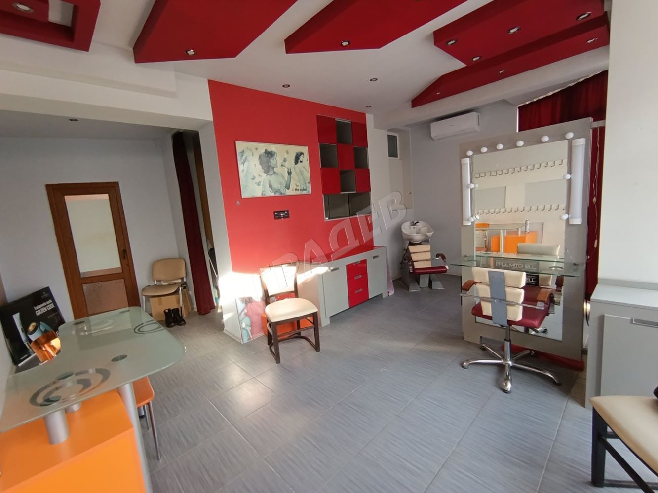 Офис/ Салон под наем в ж.к. Бриз - Агенция за недвижими имоти Варна - Екипът