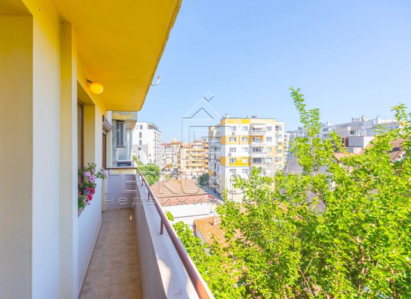 Варна, Цветен квартал. ул.“Синчец“, тристаен, тухлен - Агенция за недвижими имоти Варна - Екипът, имот 4