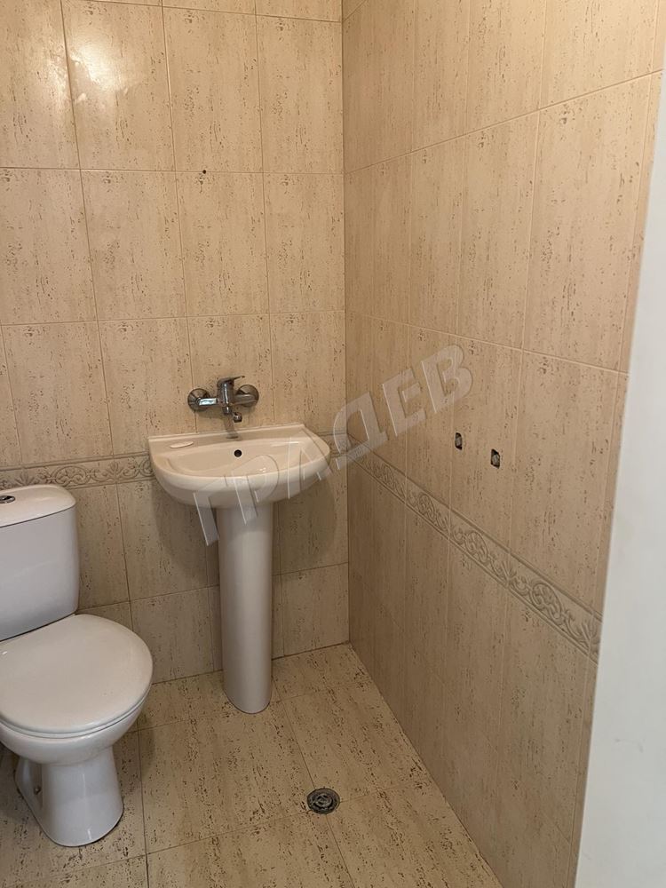 Партерен офис със санитарен възел в близост до Областна дирекция на МВР - Агенция за недвижими имоти Варна - Екипът, имот 1