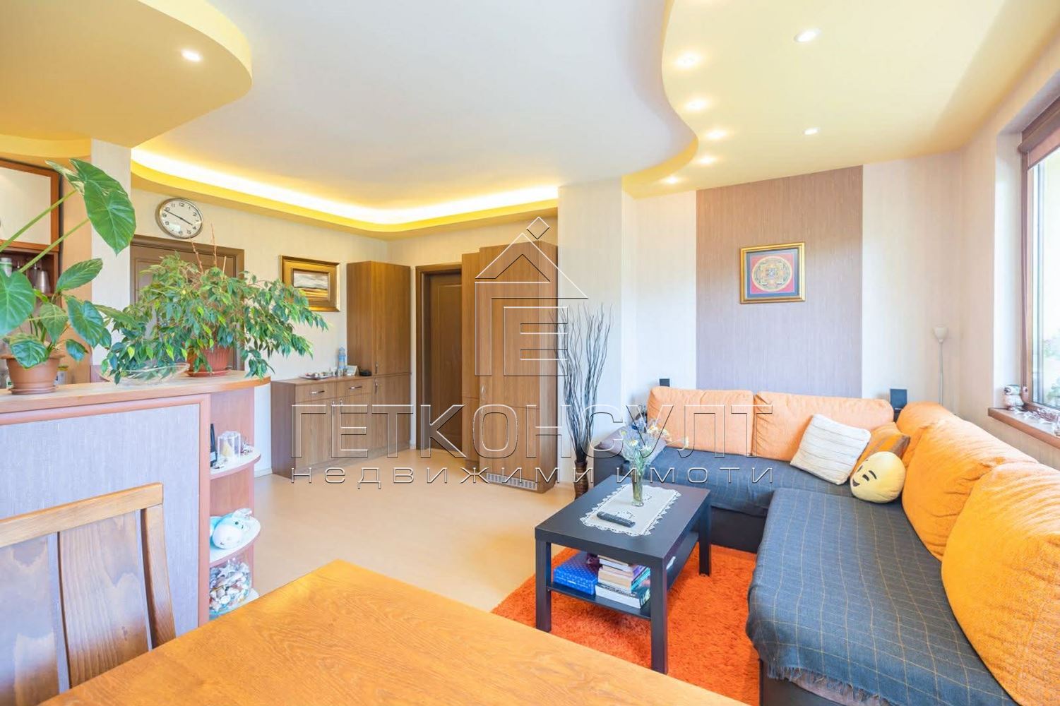 Варна, Цветен квартал. ул.“Синчец“, тристаен, тухлен - Агенция за недвижими имоти Варна - Екипът, имот 2