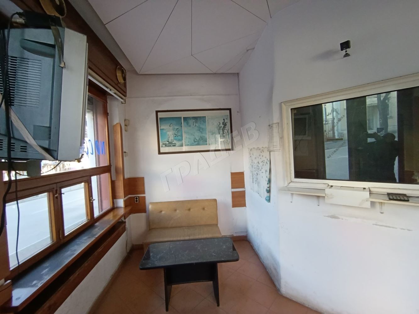 Помещение под наем в сърцето на Варна – Идеален център - Агенция за недвижими имоти Варна - Екипът