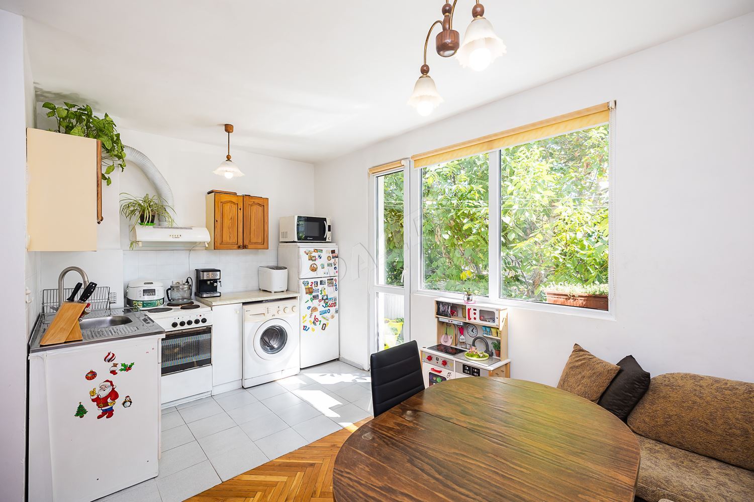 Двустаен апартамент в непосредствена близост Твоя мол - Агенция за недвижими имоти Варна - Екипът