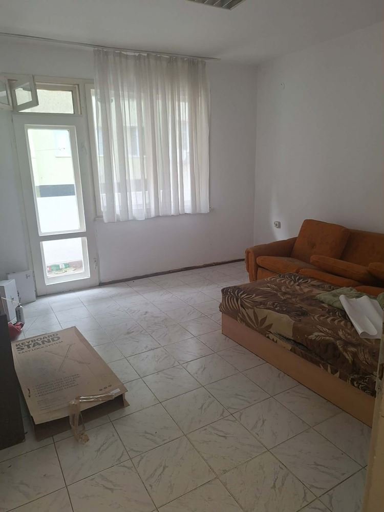 Продава се четиристаен апартамент в гр. Варна, район Лятно кино Тракия - Агенция за недвижими имоти Варна - Екипът