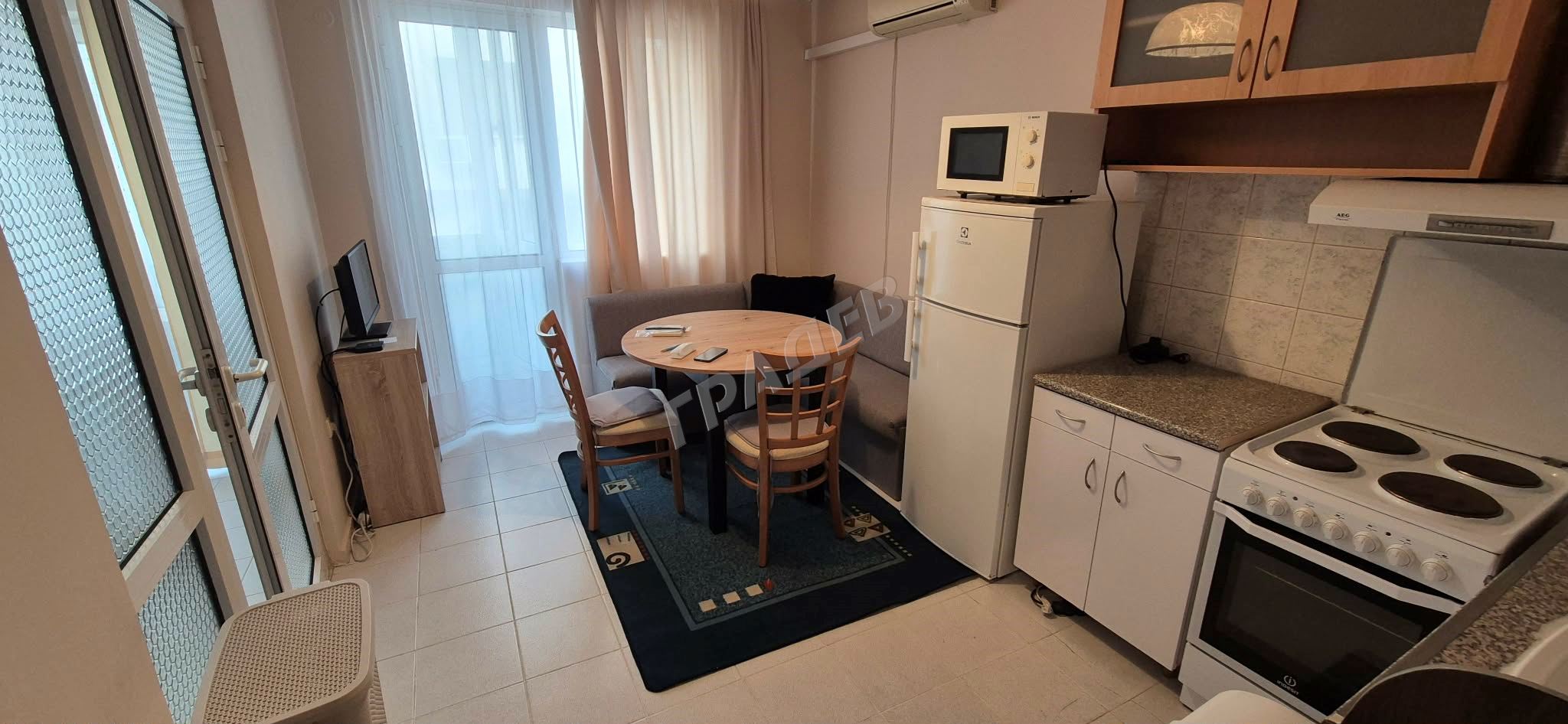 Двустаен обзаведен апартамент до ОРКБ - Агенция за недвижими имоти Варна - Екипът