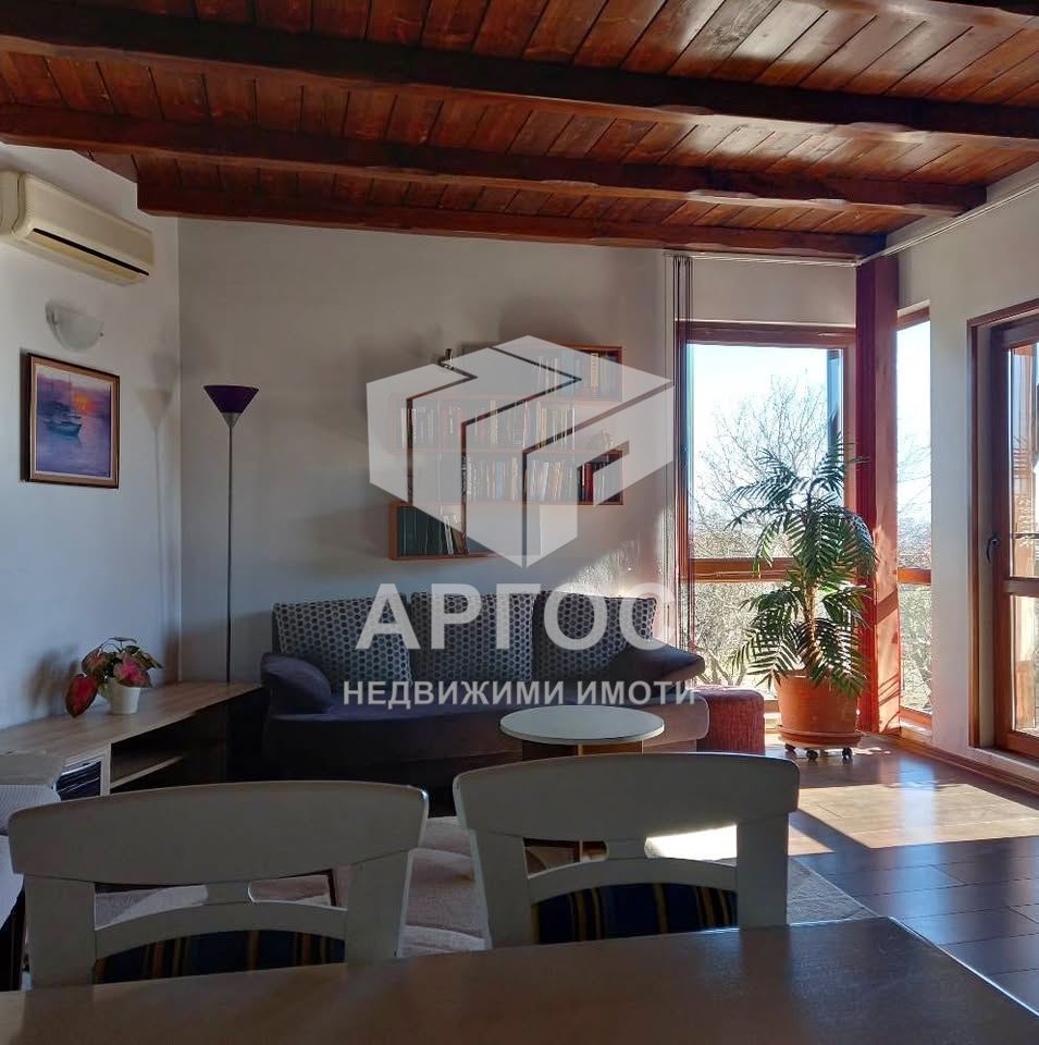 Дава под наем ЕТАЖ от къща в село Кичево - Агенция за недвижими имоти Варна - Екипът