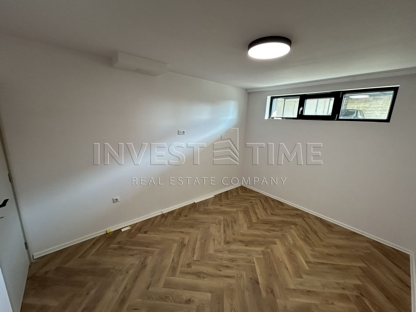 Едностаен, ремонтиран и завършен „ДО КЛЮЧ“ в кв. Възраждане - Агенция за недвижими имоти Варна - Екипът, имот 2