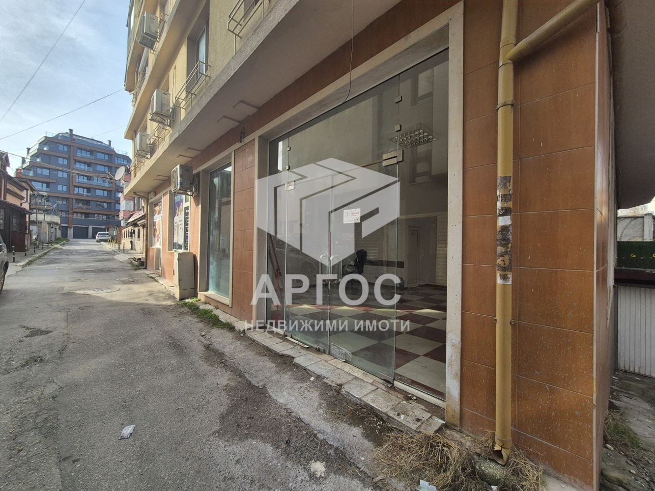 Дава под наем ОФИС – район  Цветен квартал - Агенция за недвижими имоти Варна - Екипът