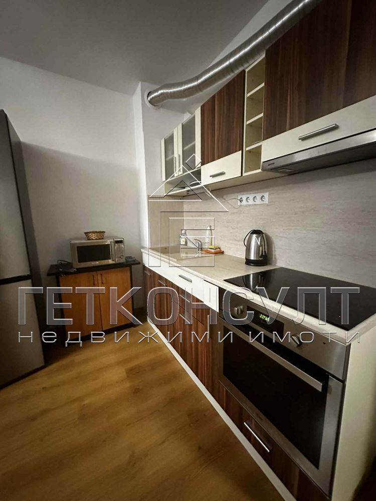 гр.Варна. Червен площад, тристаен апартамент под наем - Агенция за недвижими имоти Варна - Екипът